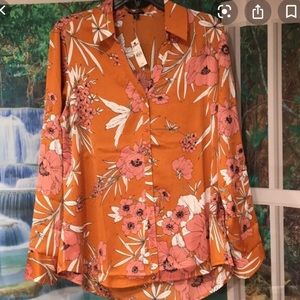 Like new! Express Samana floral satin Portofino shirt